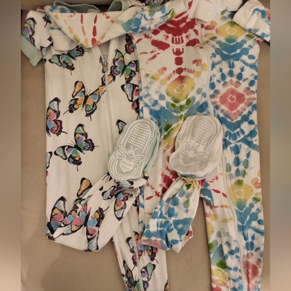 2 burts bees sleepers